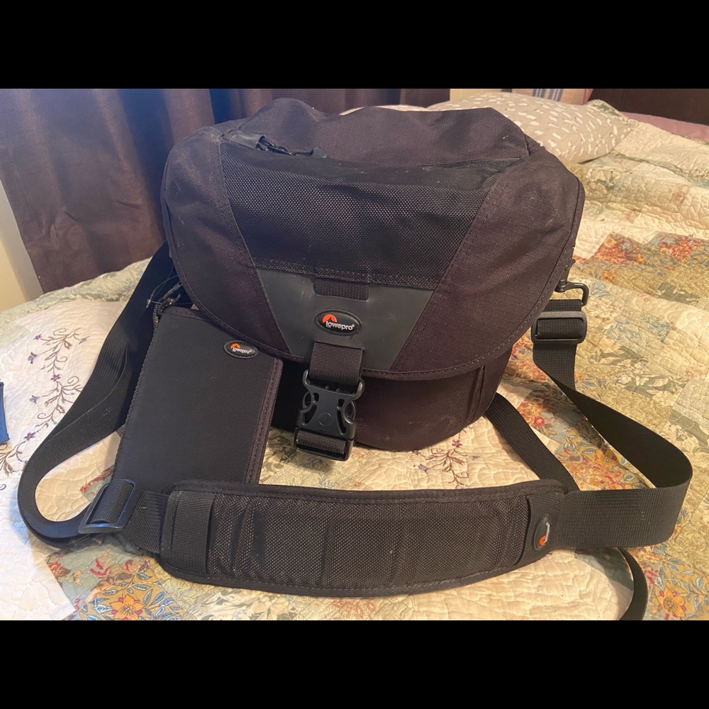 Lowepro large shoulder camera bag